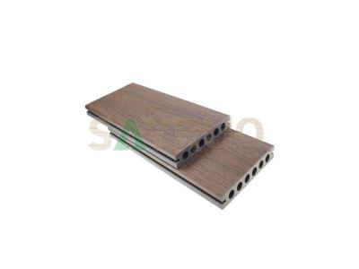 Compuesto de madera y plástico Co-extrusión Decking Suelo decorativo al aire libre 138 * 23mm Azulejos de madera pisos