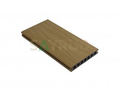 Tarima exterior de WPC hueca de coextrusión con textura de madera resistente al agua y compuesta