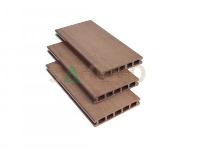 Tarima exterior de madera compuesta de plástico y madera hueca con textura 3D de veta de madera en relieve profundo y anti-UV