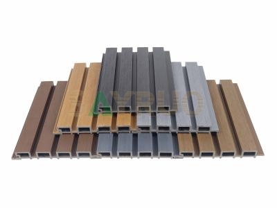 Paneles de pared de WPC coextruidos de primera calidad para exteriores: resistentes a la intemperie y de bajo mantenimiento
